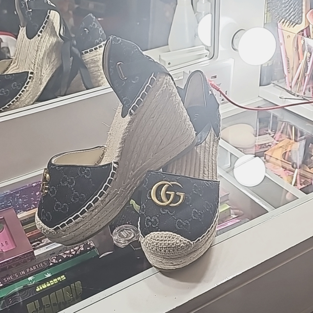 Fashion shoes
